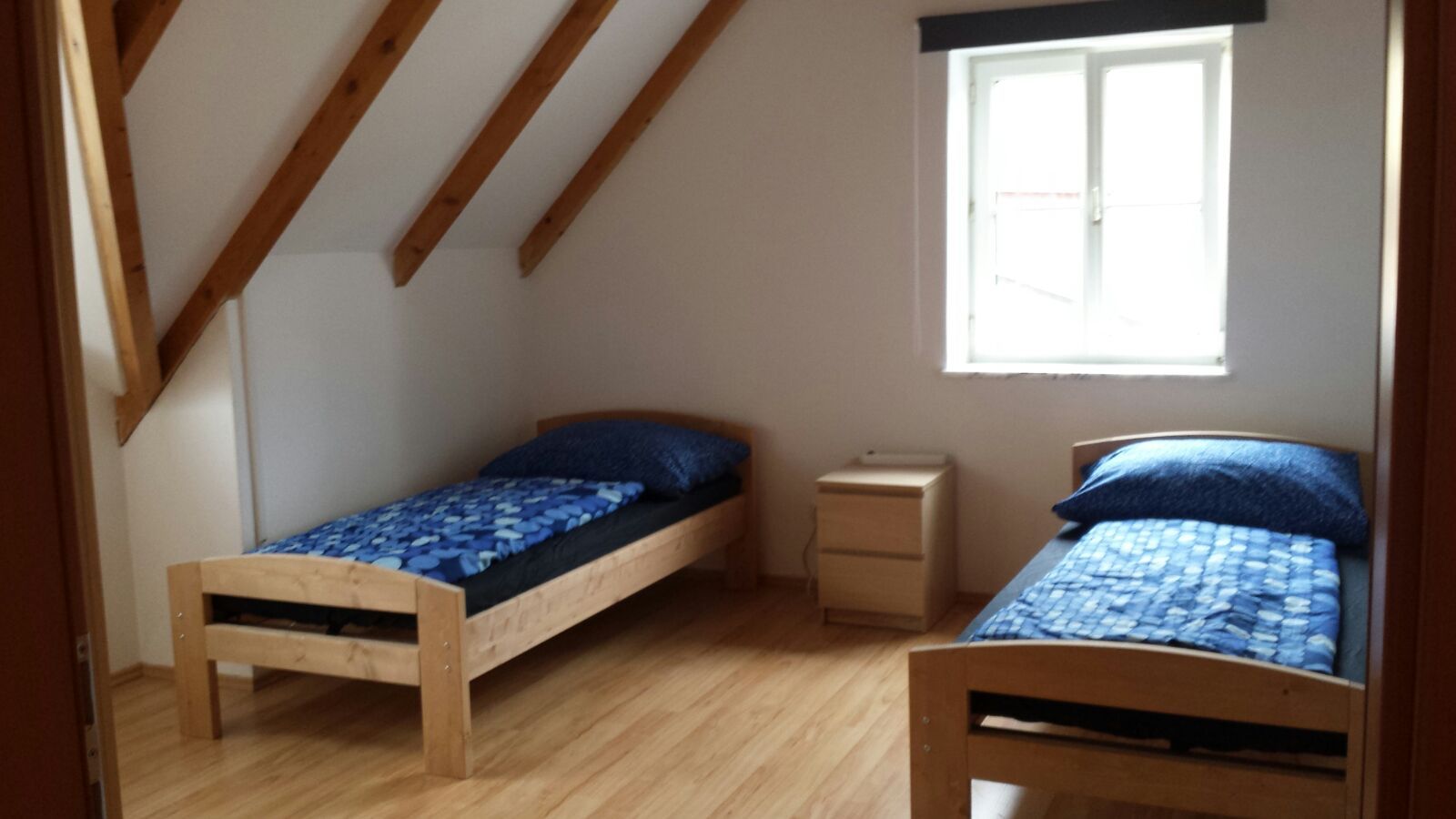 Wohnung 2: Schlafzimmer mit zwei Einzelbetten
